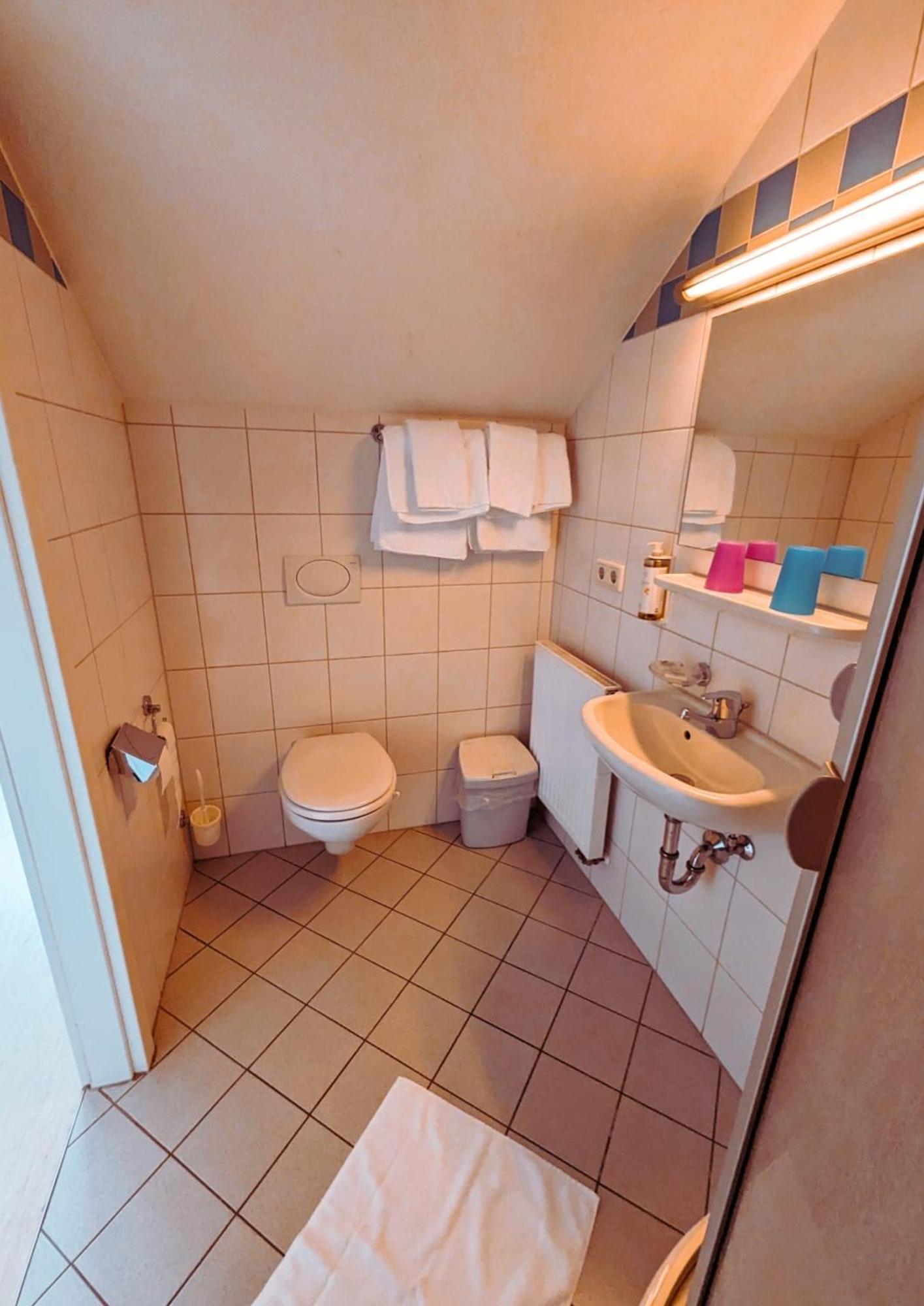 Gasthof Kirchberger Fuerth Room photo